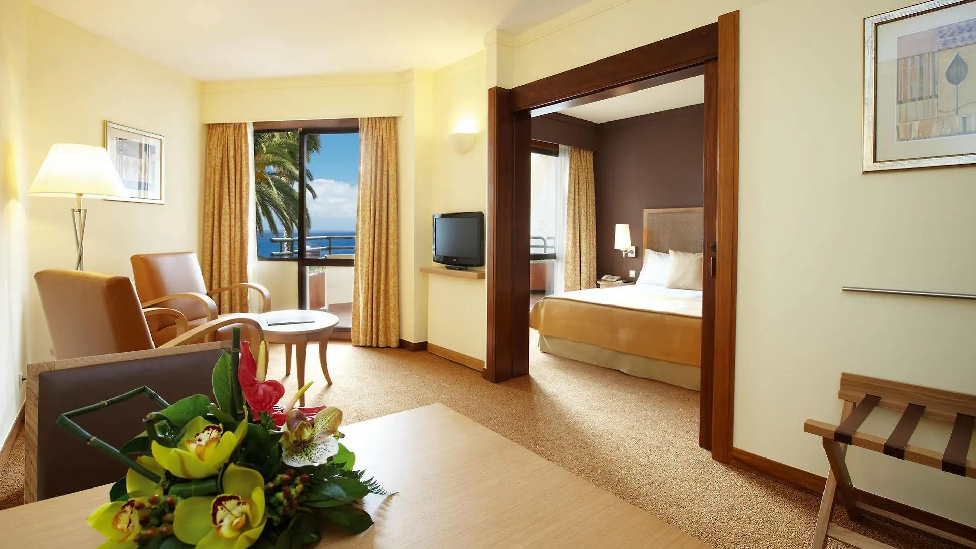 Suite Hotel Eden Mar - PortoBay Funchal  4*, Funchal (Madeira)
